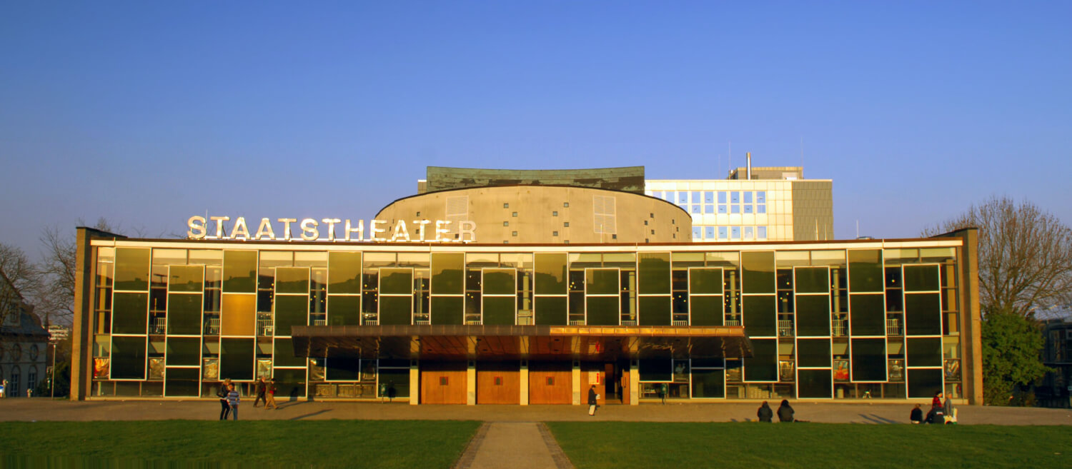 Zu sehen ist das Opernhaus des Staatstheater Kassel