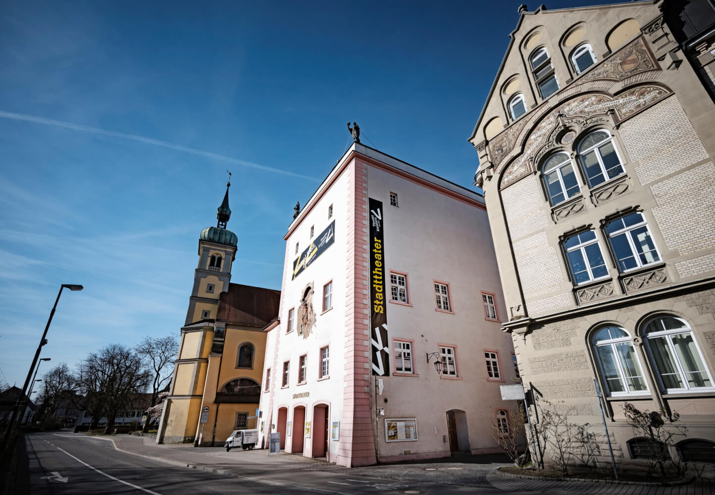 Man sieht das Theater Konstanz.