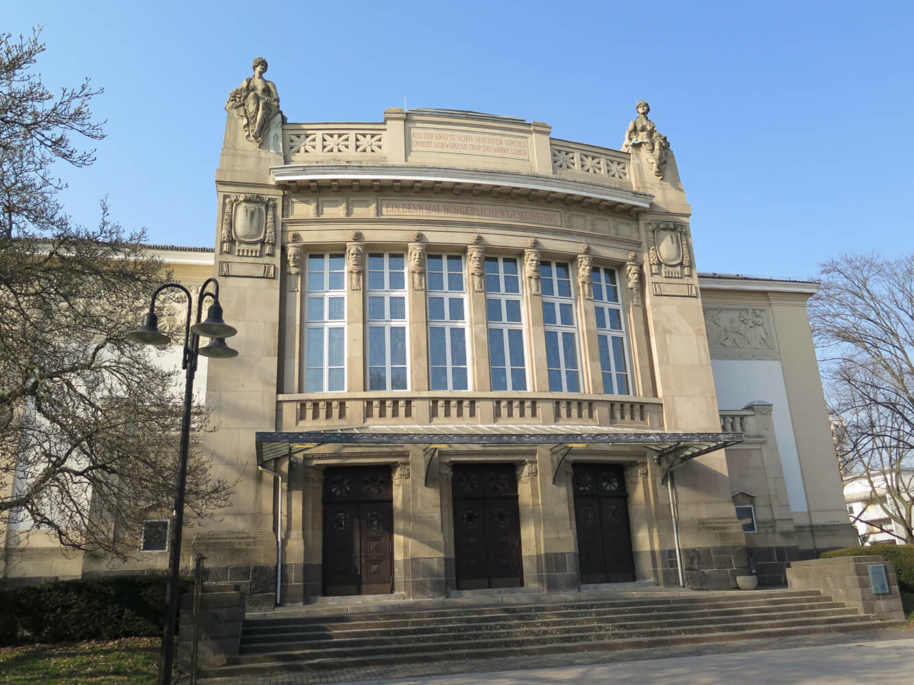 Man sieht das Stadttheater Gießen