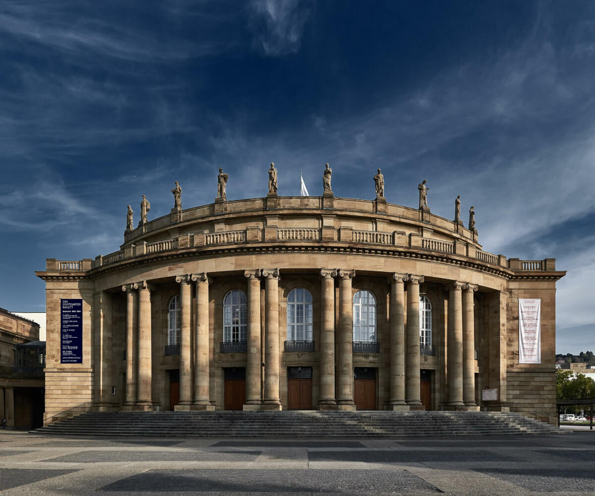 Man sieht die Staatsoper Stuttgart