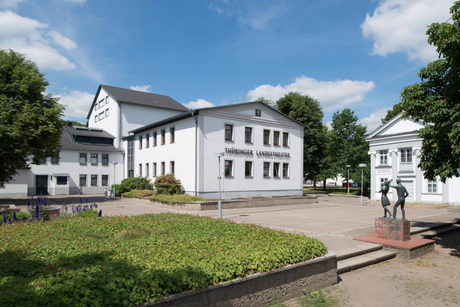 Die Außenansicht des Theater Rudolstadt.