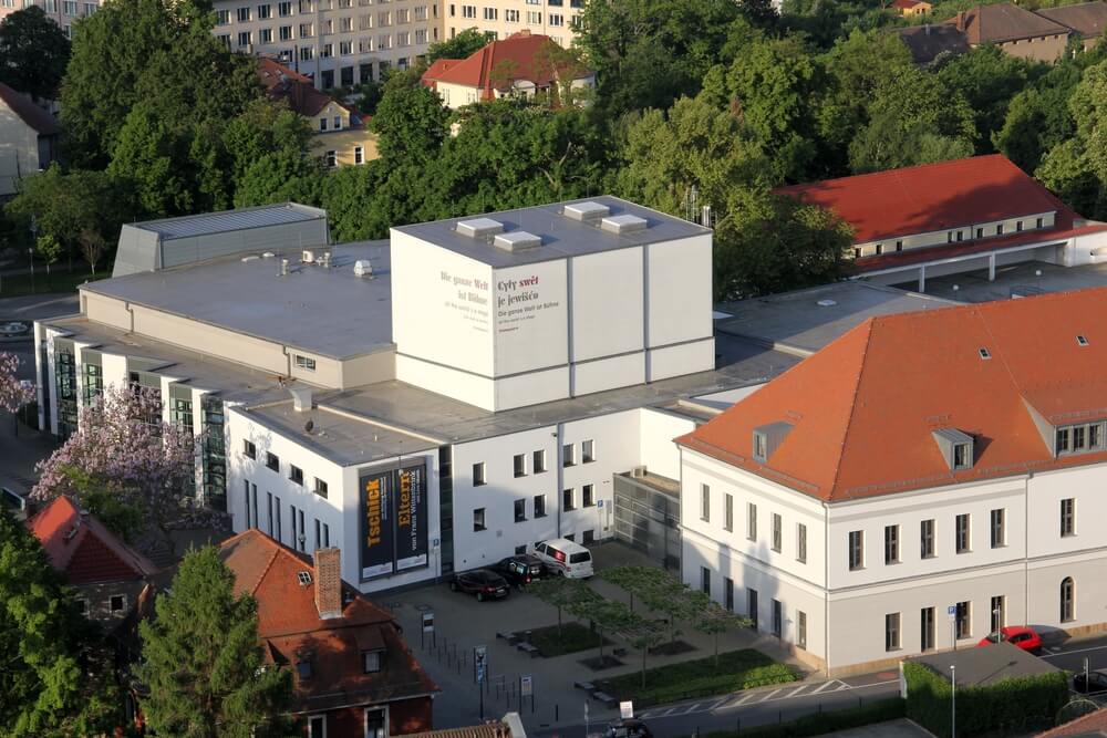 Zu sehen ist das Deutsch-Sorbische Volkstheater Bautzen