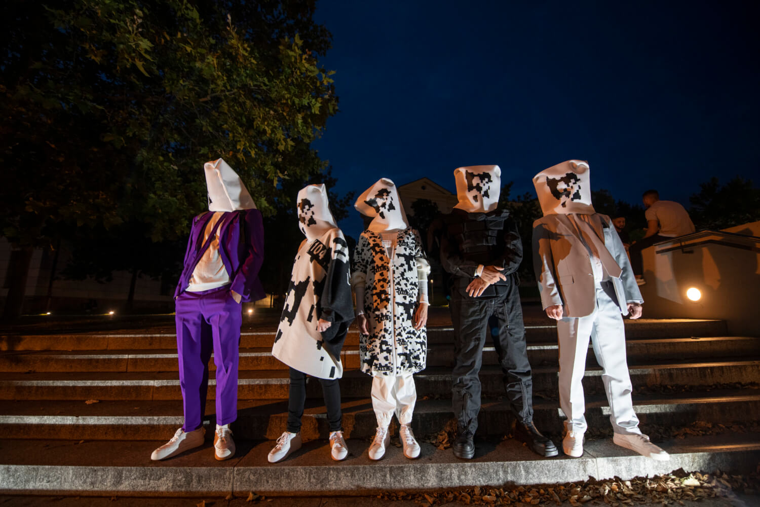 Szenenfoto aus "Warten auf Tränengas" am neuen theater Halle